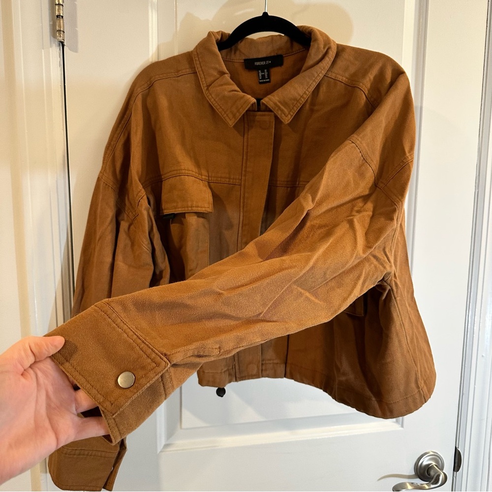 Forever 21 Plus Cropped Jacket in Tan Canvas - Picture 4 of 12